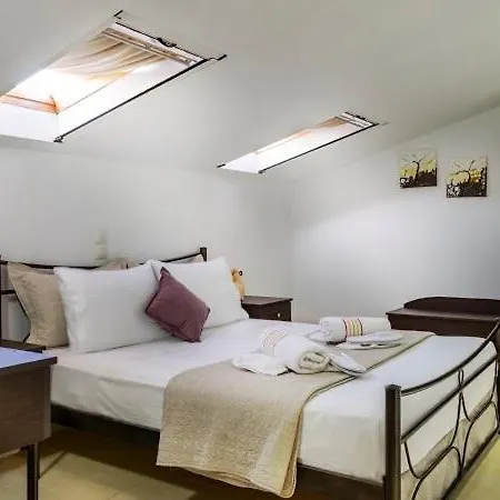 Anna Maria Views Apartament *