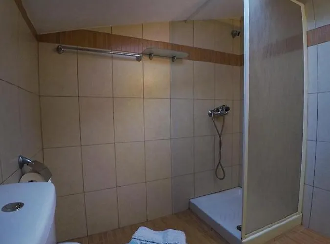 Anna Maria Views * Néos Marmarás