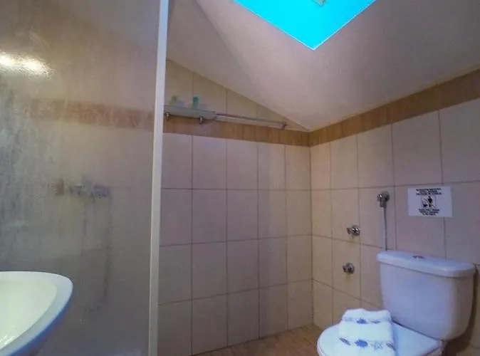 Anna Maria Views * Néos Marmarás