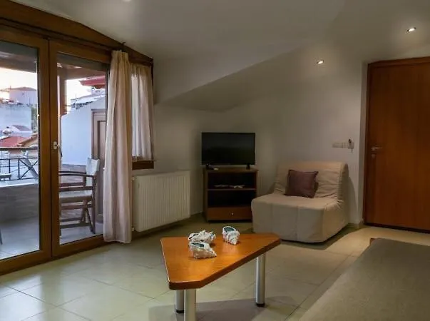 Anna Maria Views * Néos Marmarás