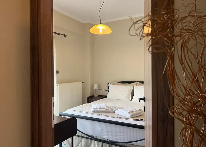 Anna Maria Views Néos Marmarás