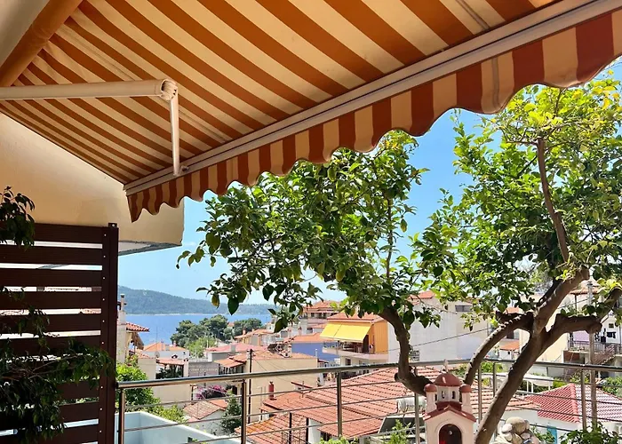 Anna Maria Views * Néos Marmarás