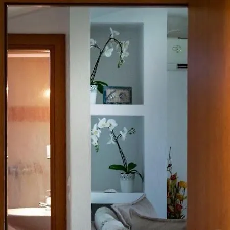Anna Maria Views Apartman *